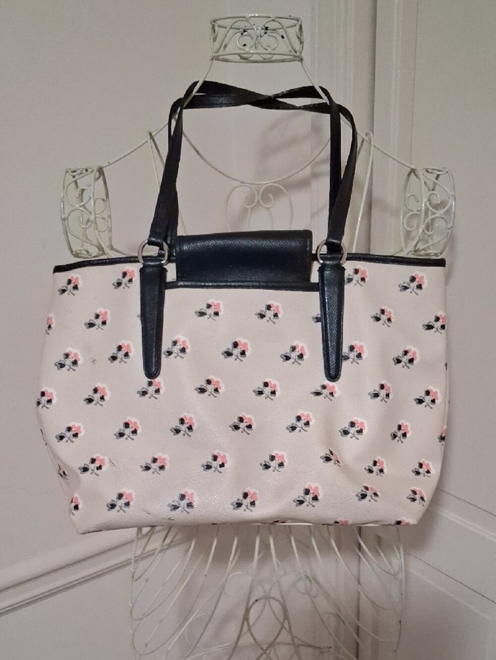 COACH Floral Print Tote Bag in Beige with Black Trim - Picture 3 of 14